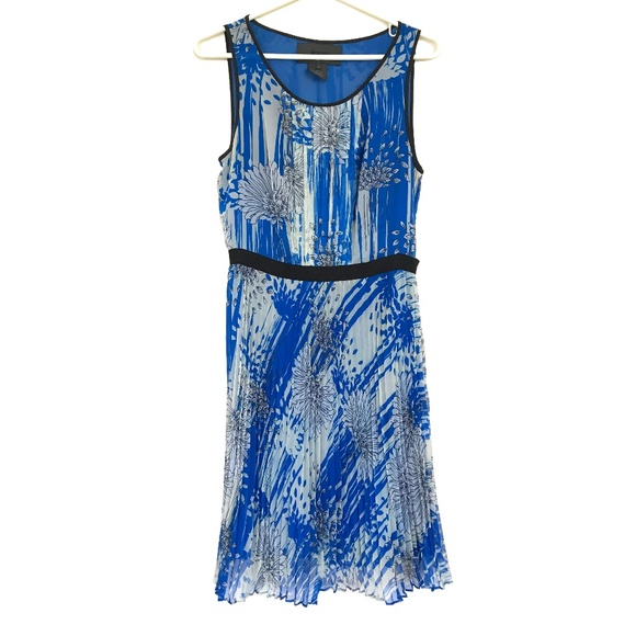 Miss Wu Blue Sleeveless Floral Dress - Picture 2 of 8